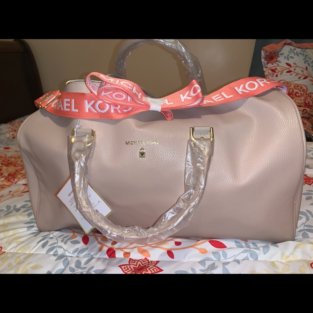Michael kors duffle